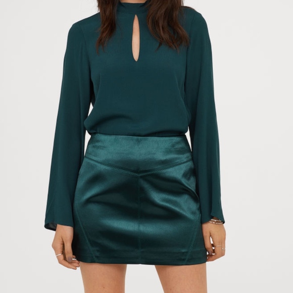 H&M Dresses & Skirts - *NWT* H&M Short Skirt in Emerald Green - Sz 0